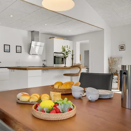 Milda - 100m From The Sea By Interhome Ferienhaus Bøtø By