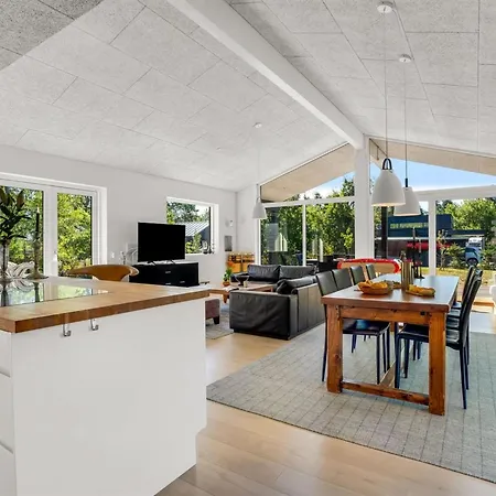 Nyaraló Milda - 100m From The Sea By Interhome Bøtø By