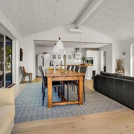Milda - 100m From The Sea By Interhome