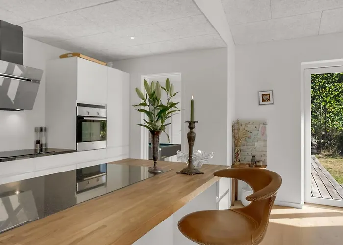 Milda - 100m From The Sea By Interhome *